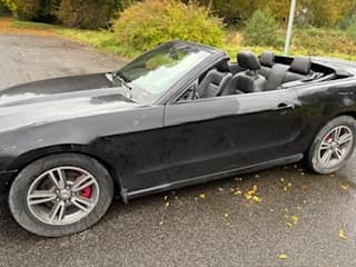 2011 Ford MUSTANG - 7