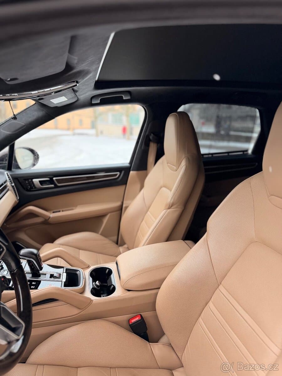 2018 Porsche CAYENNE - 7