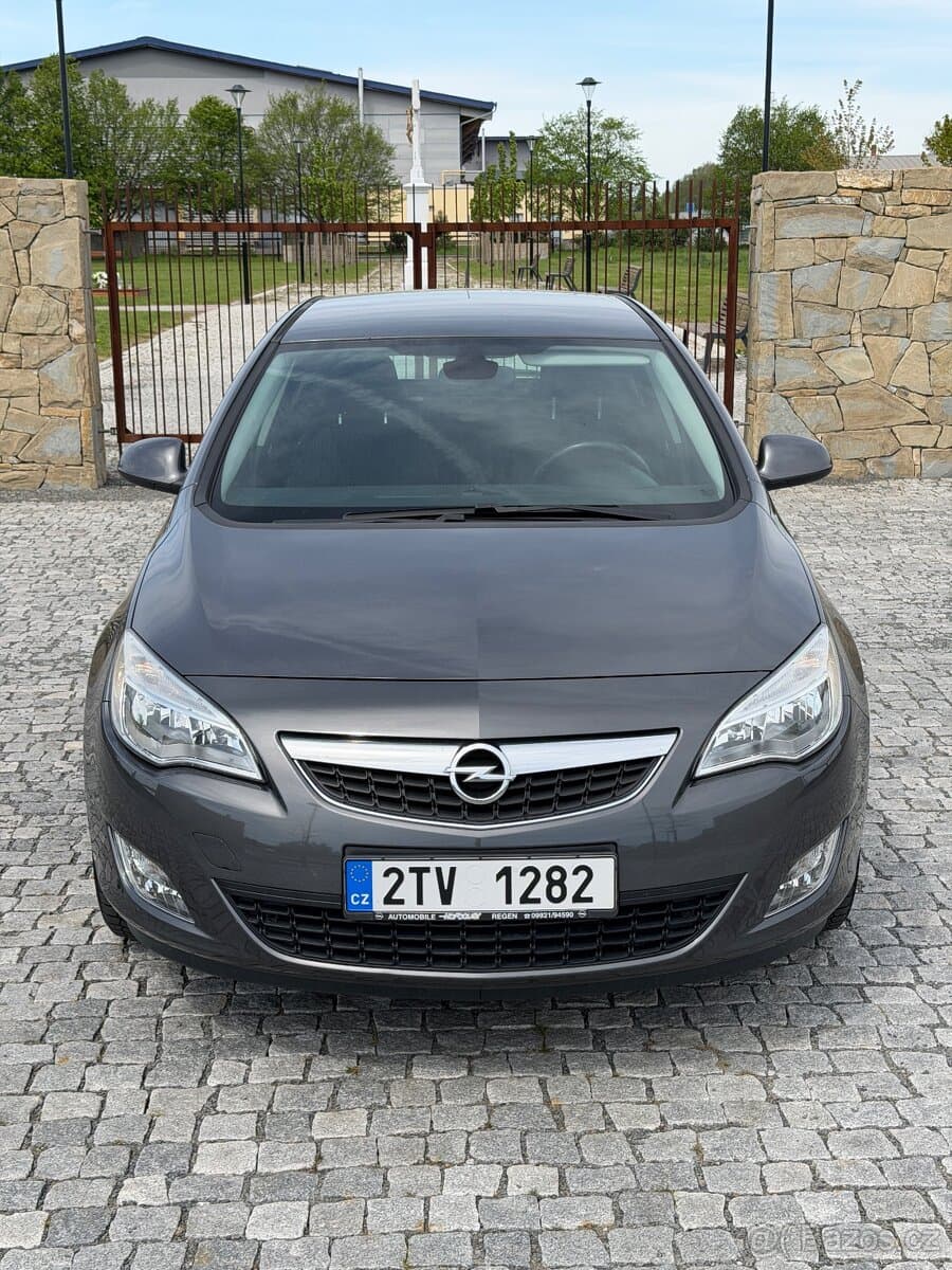 2010 Opel ASTRA - 7