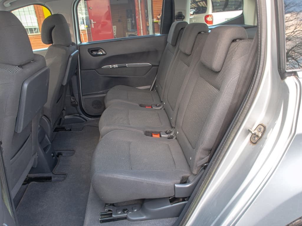2012 Peugeot 5008 - 7