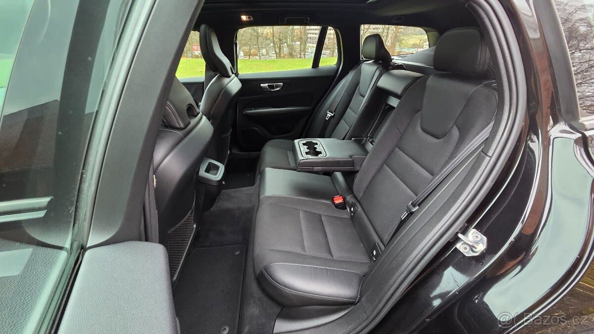 2020 Volvo V60 - 7