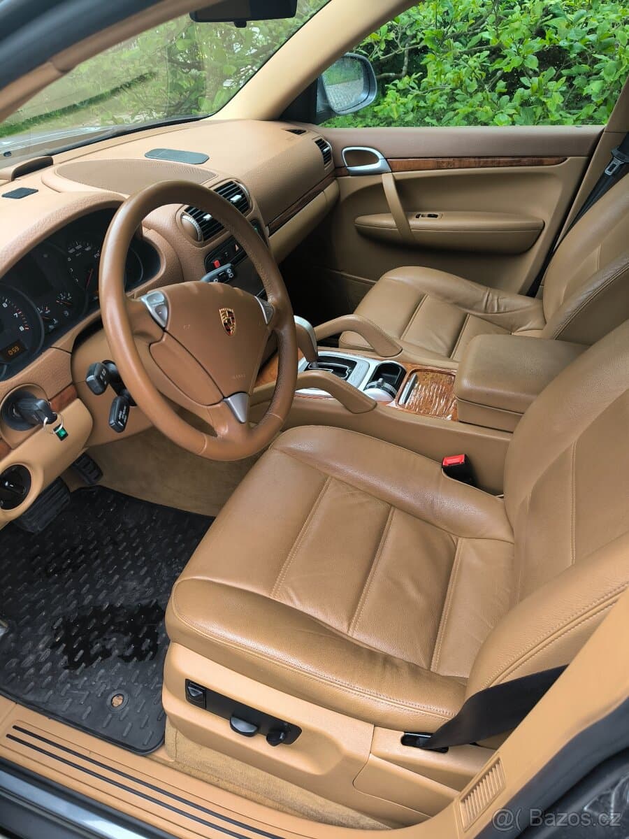 2004 Porsche CAYENNE - 7