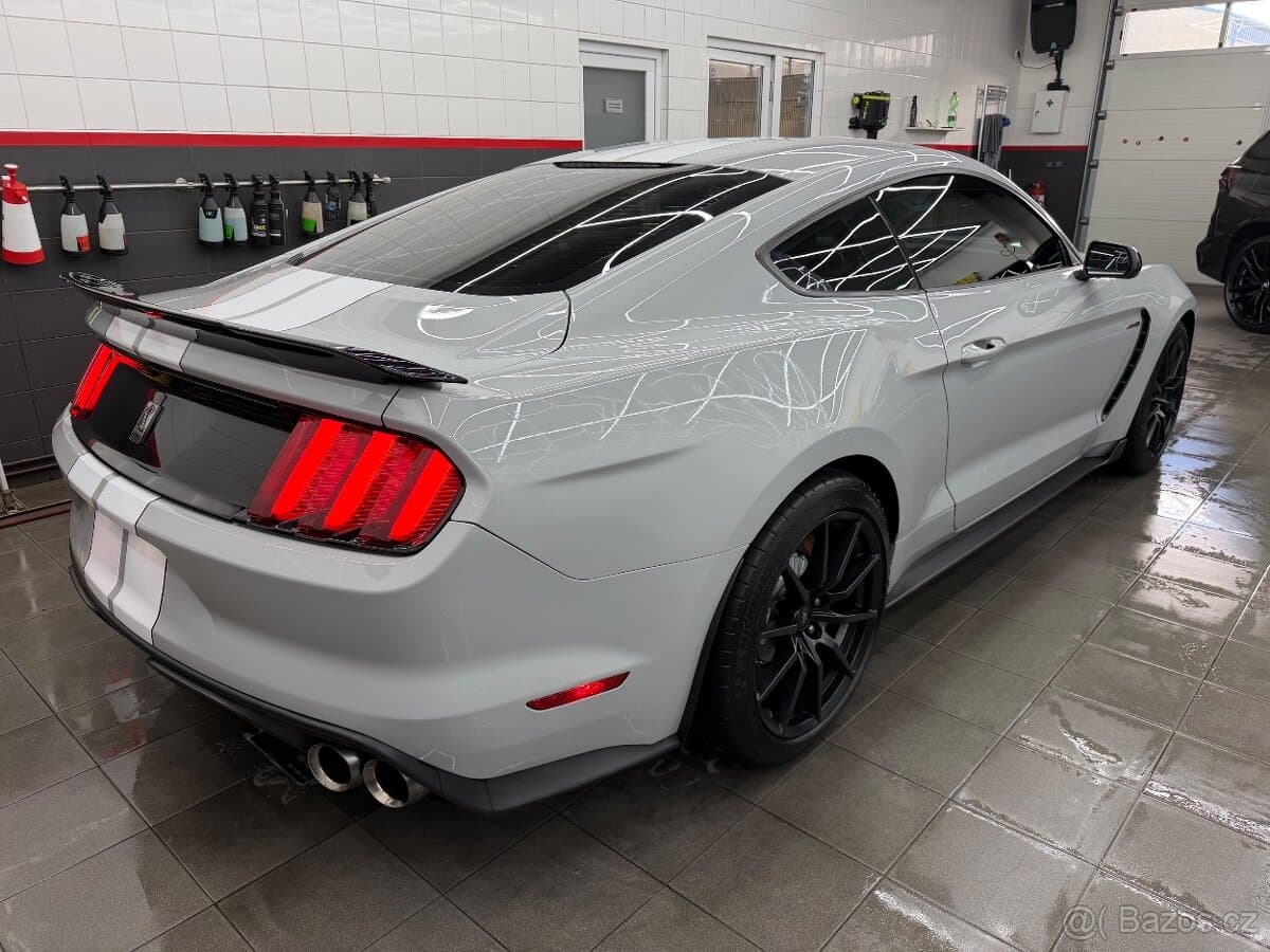 2017 Ford MUSTANG - 7