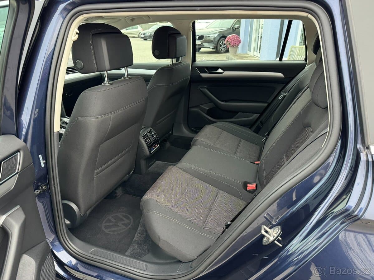 2016 Volkswagen PASSAT - 7