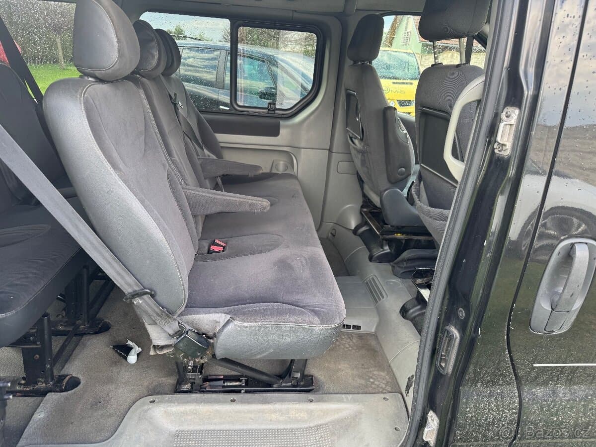 2011 Renault TRAFIC - 7