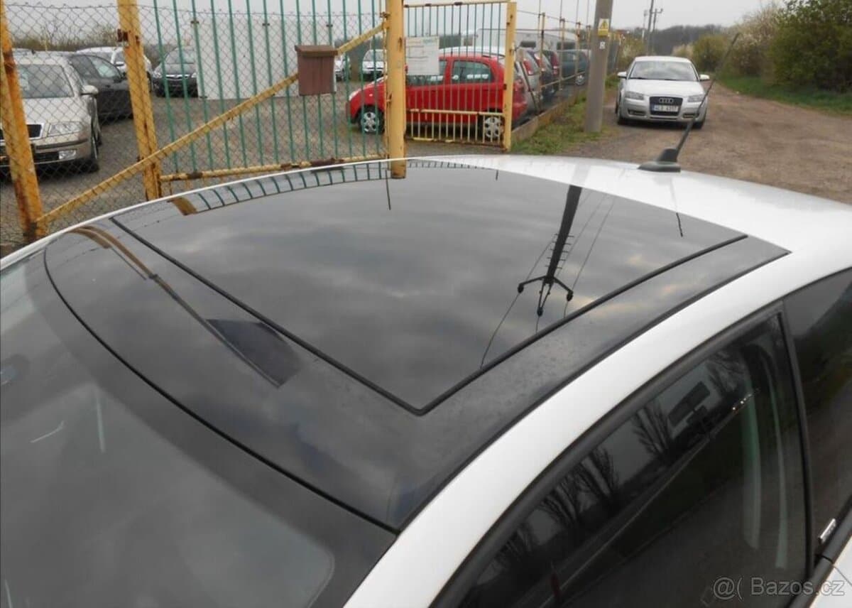 2011 Volkswagen POLO - 7