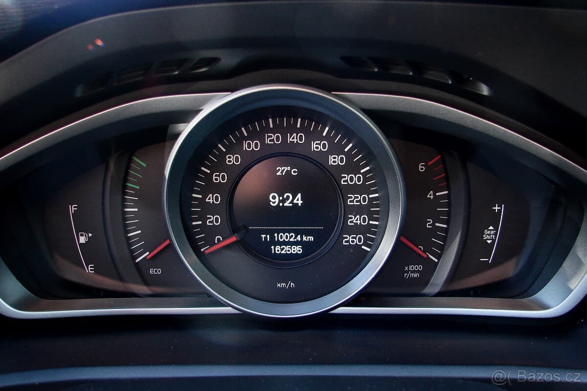 2018 Volvo V40 - 7