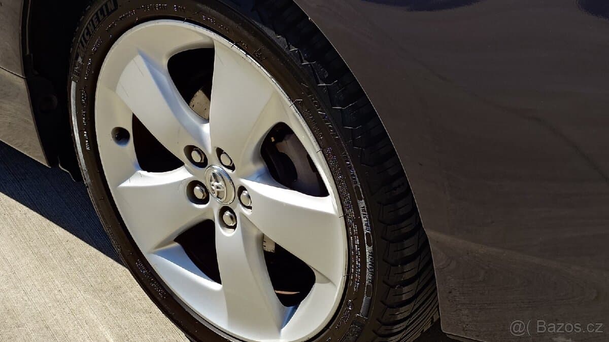 2011 Toyota PRIUS - 7
