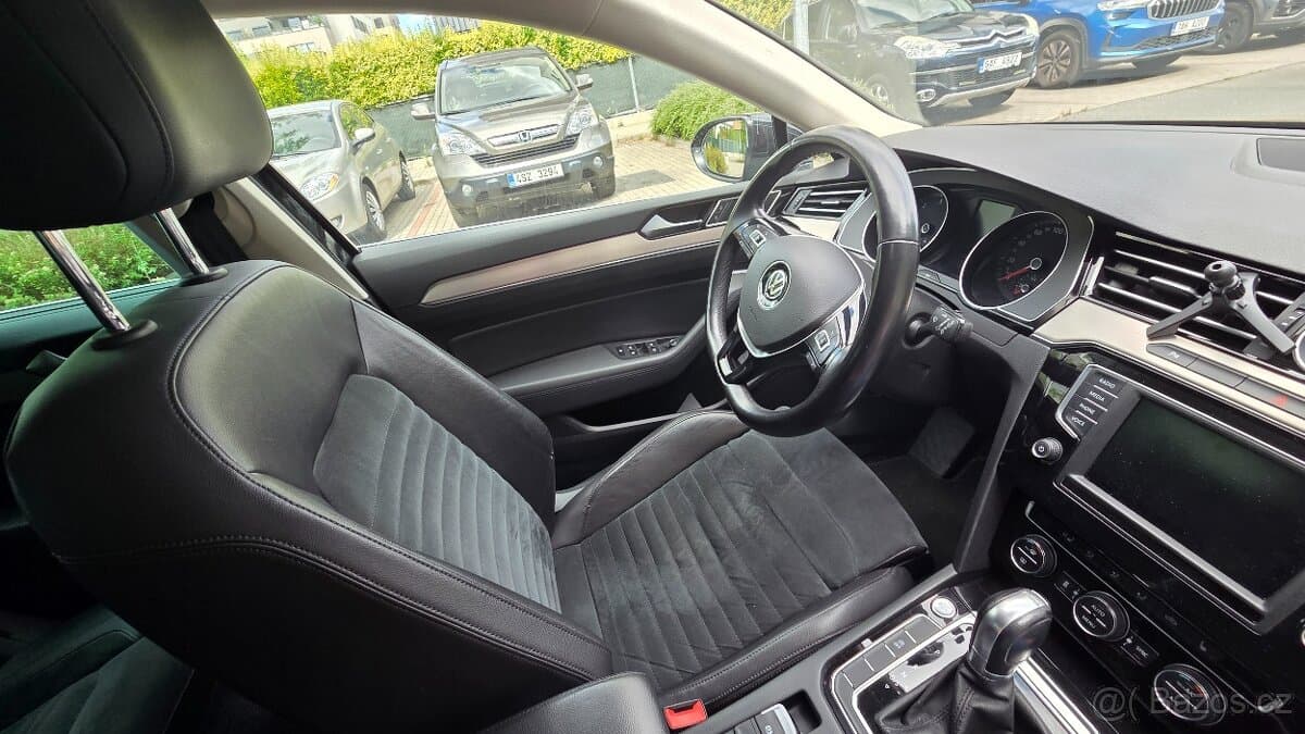 2016 Volkswagen PASSAT - 7