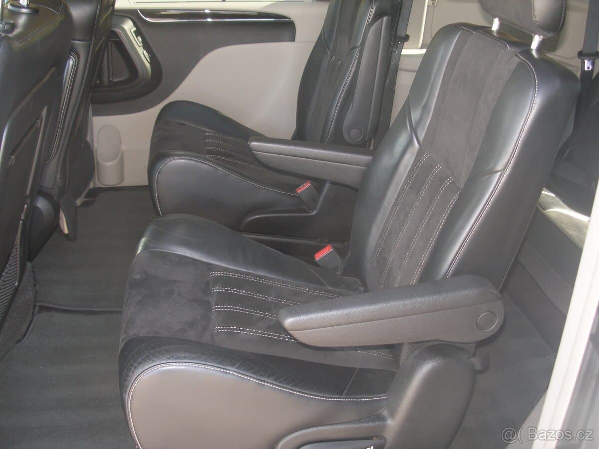 Lancia VOYAGER - 7