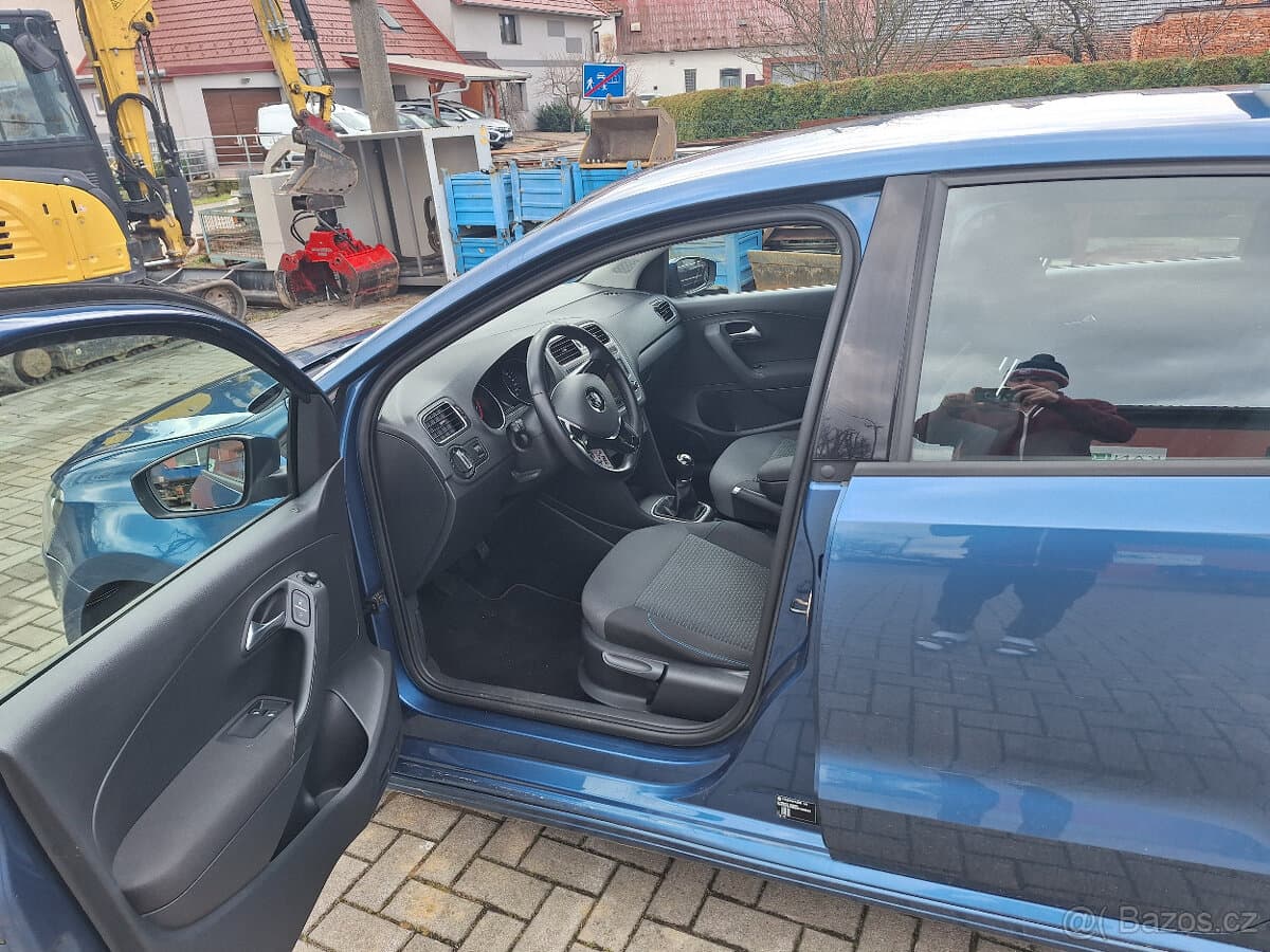 2017 Volkswagen POLO - 7