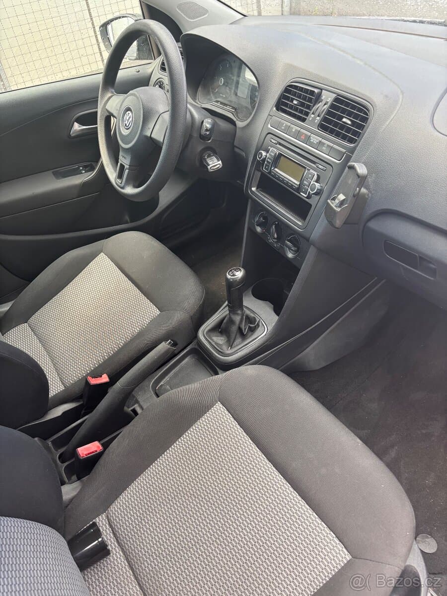 2011 Volkswagen POLO - 7