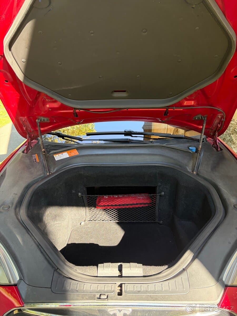 2014 Tesla MODEL S - 7