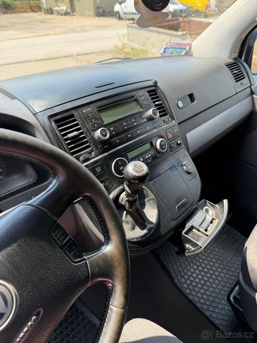 Volkswagen MULTIVAN - 7