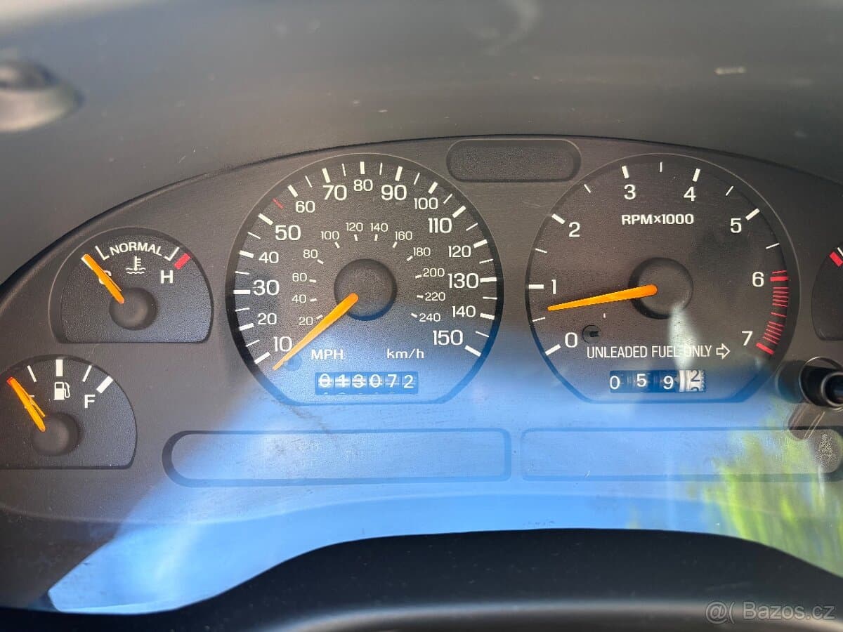 1994 Ford MUSTANG - 7
