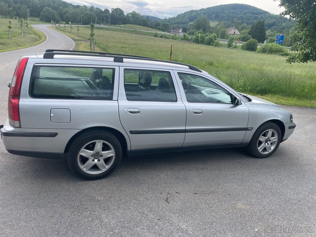 2004 Volvo V70 - 7