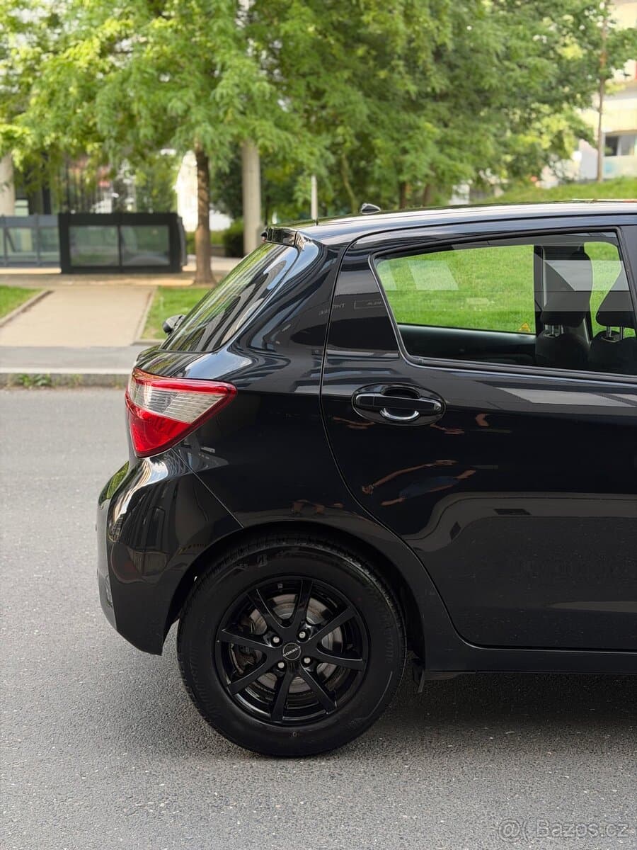 2018 Toyota YARIS - 7