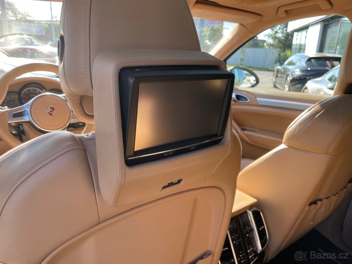 2012 Porsche CAYENNE - 7