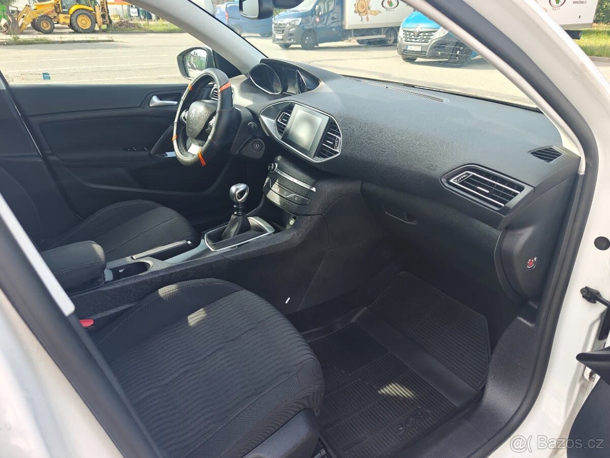 2016 Peugeot 308 - 7