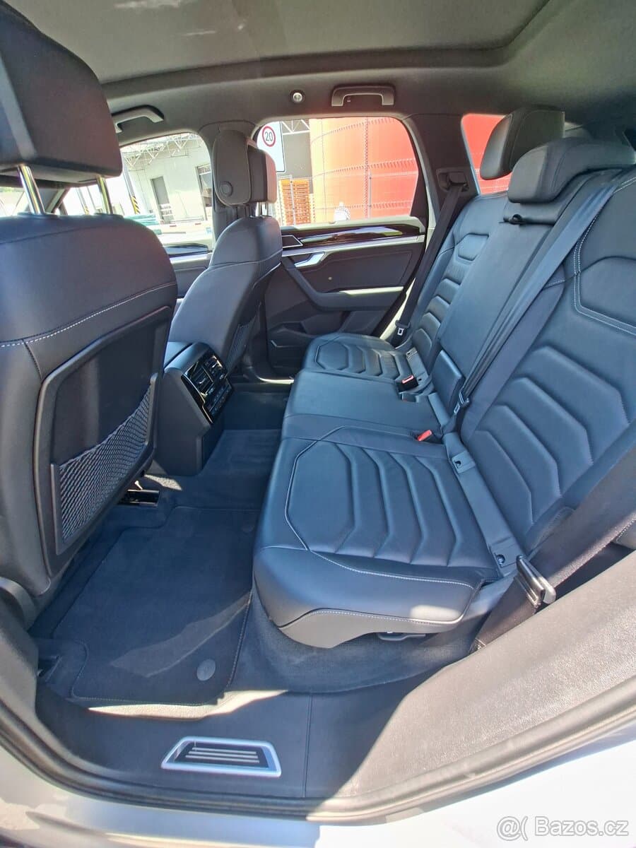 2019 Volkswagen TOUAREG - 7