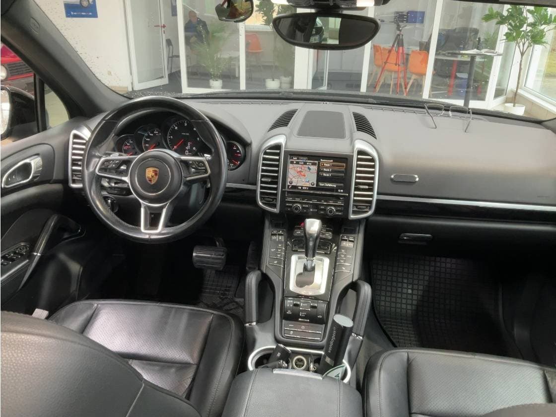 2016 Porsche CAYENNE - 7