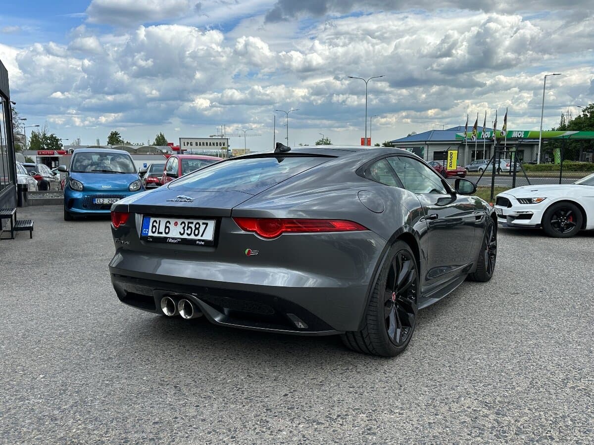 2016 Jaguar F-TYPE - 7