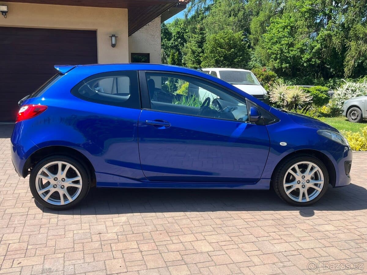 2010 Mazda 2 - 7