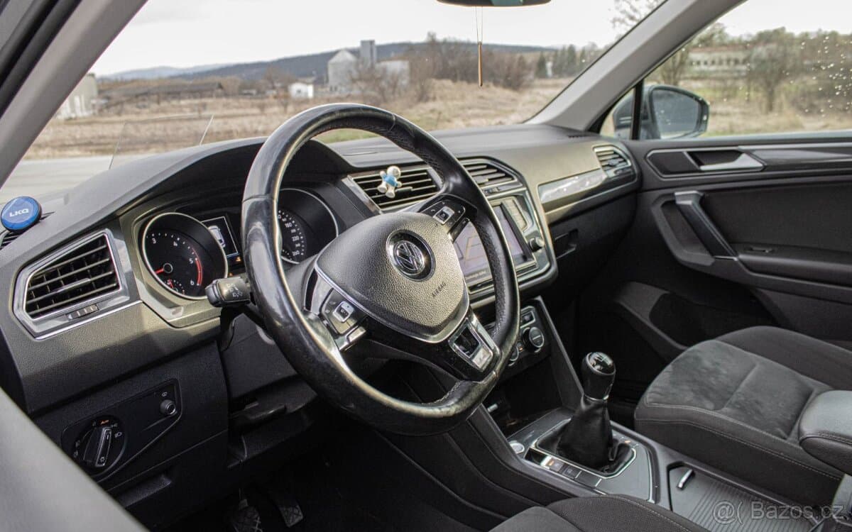 2017 Volkswagen TIGUAN - 7