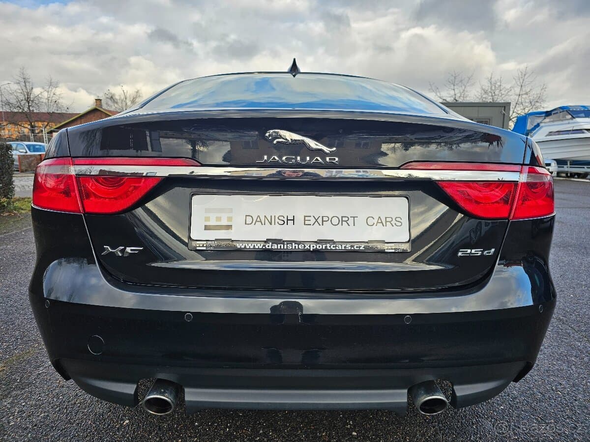 2019 Jaguar XF - 7