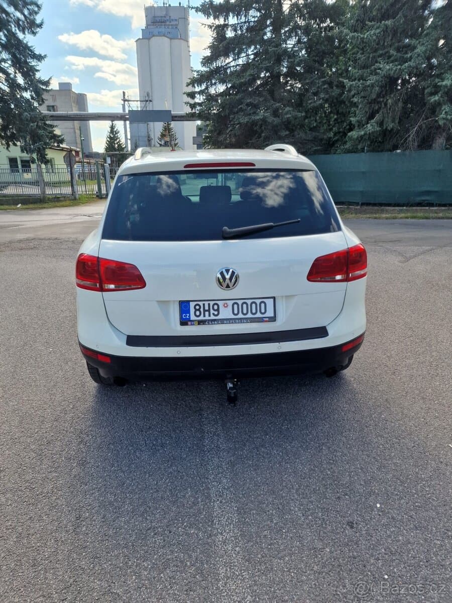 2011 Volkswagen TOUAREG - 7