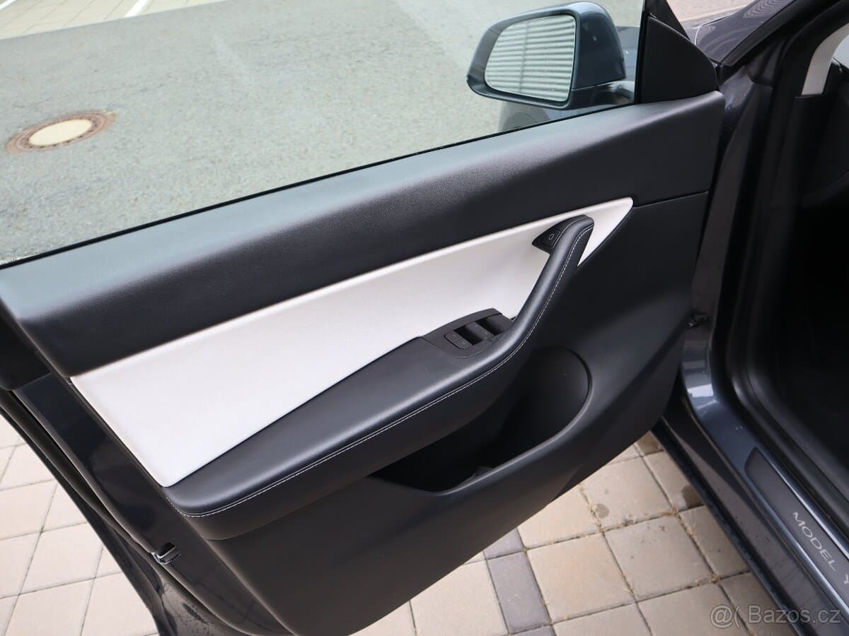 2022 Tesla MODEL Y - 7