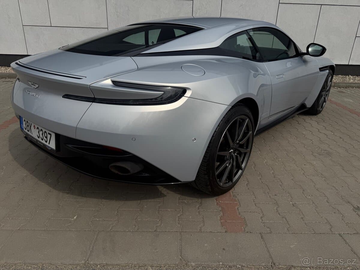 2019 Aston Martin DB11 - 7