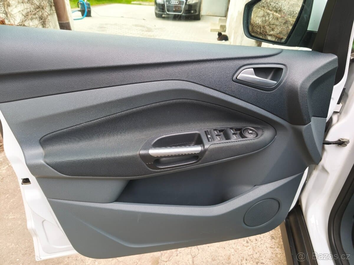 2012 Ford C-MAX - 8
