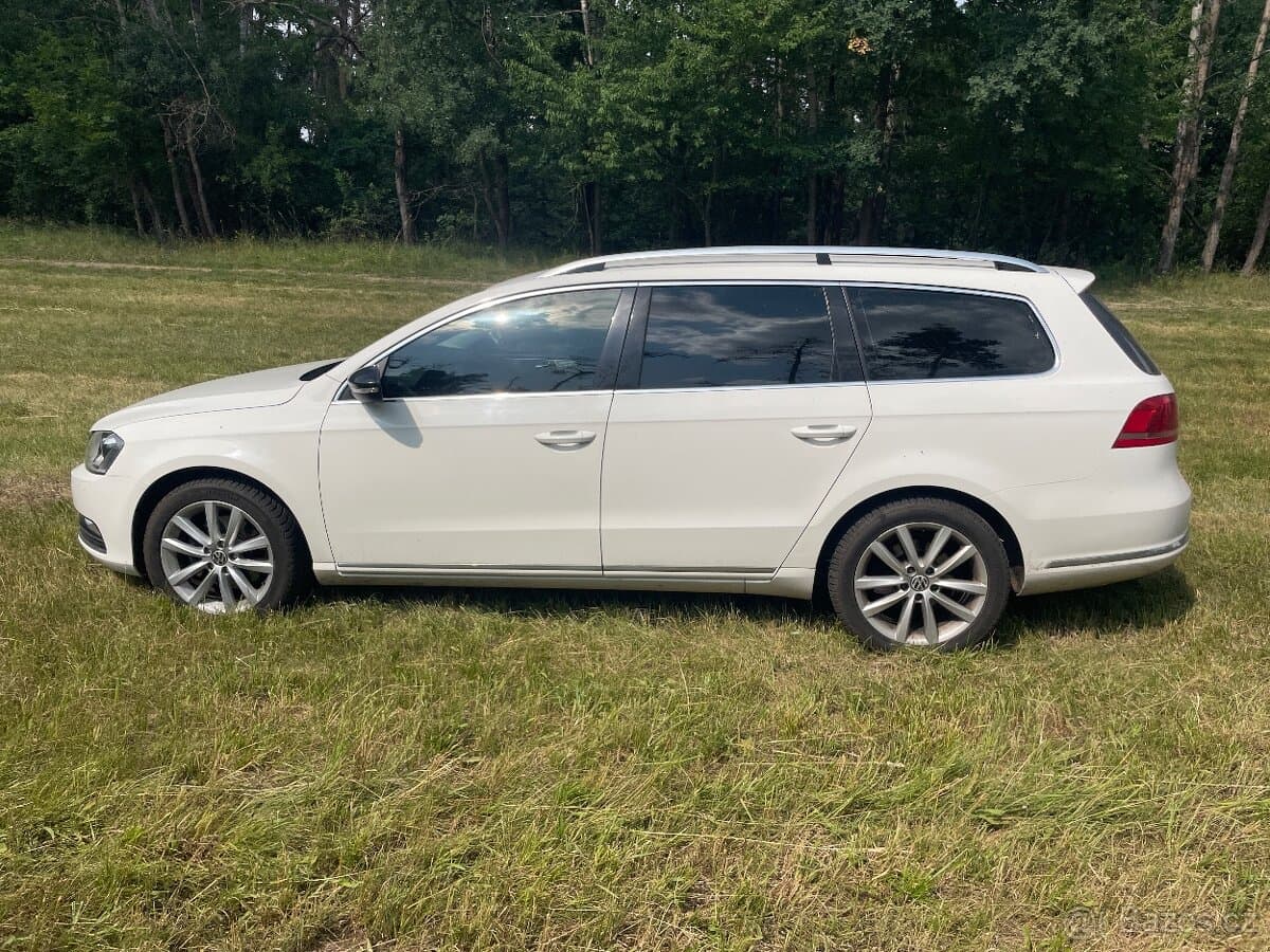 2012 Volkswagen PASSAT - 8