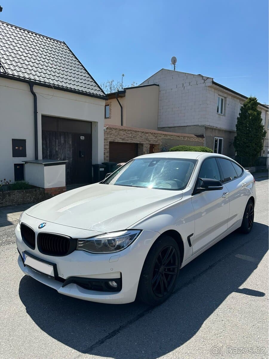 2015 BMW M3 - 8