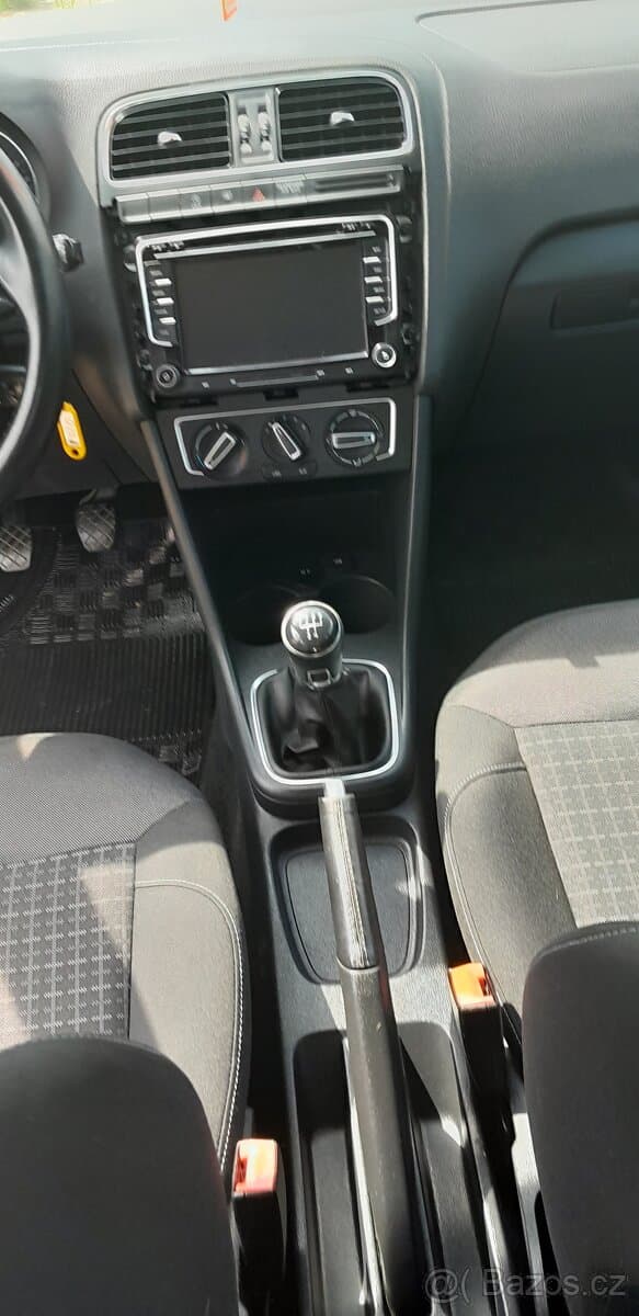2014 Volkswagen POLO - 8