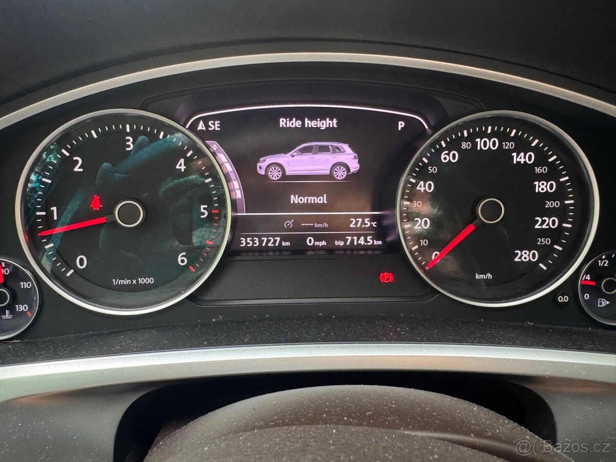 2010 Volkswagen TOUAREG - 8