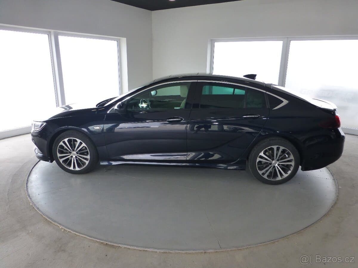 2018 Opel INSIGNIA - 8