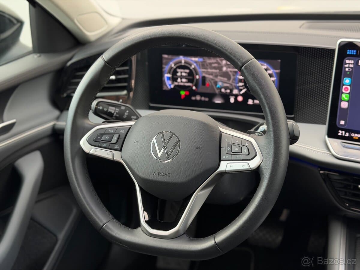 2024 Volkswagen PASSAT - 8