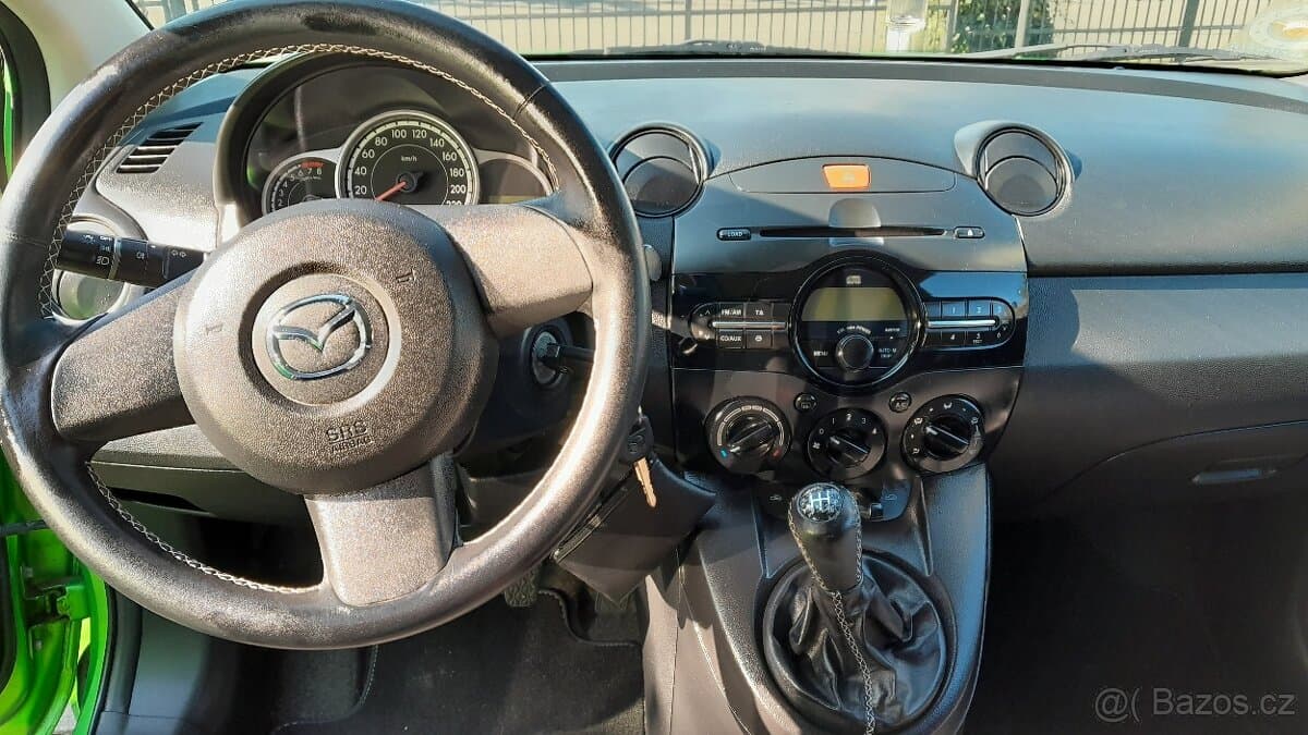 2013 Mazda 2 - 8