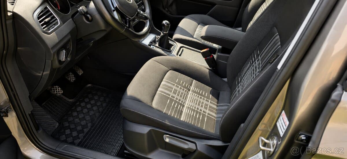 Volkswagen GOLF - 8