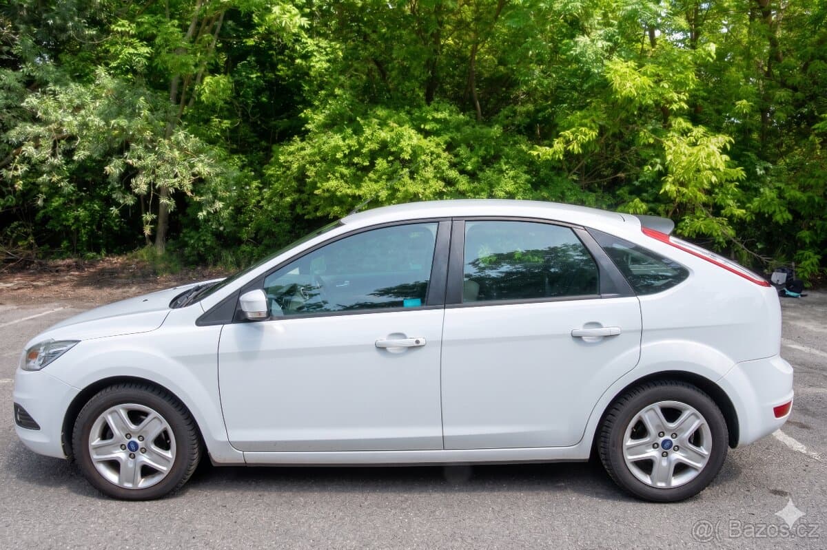 2010 Ford FOCUS - 8