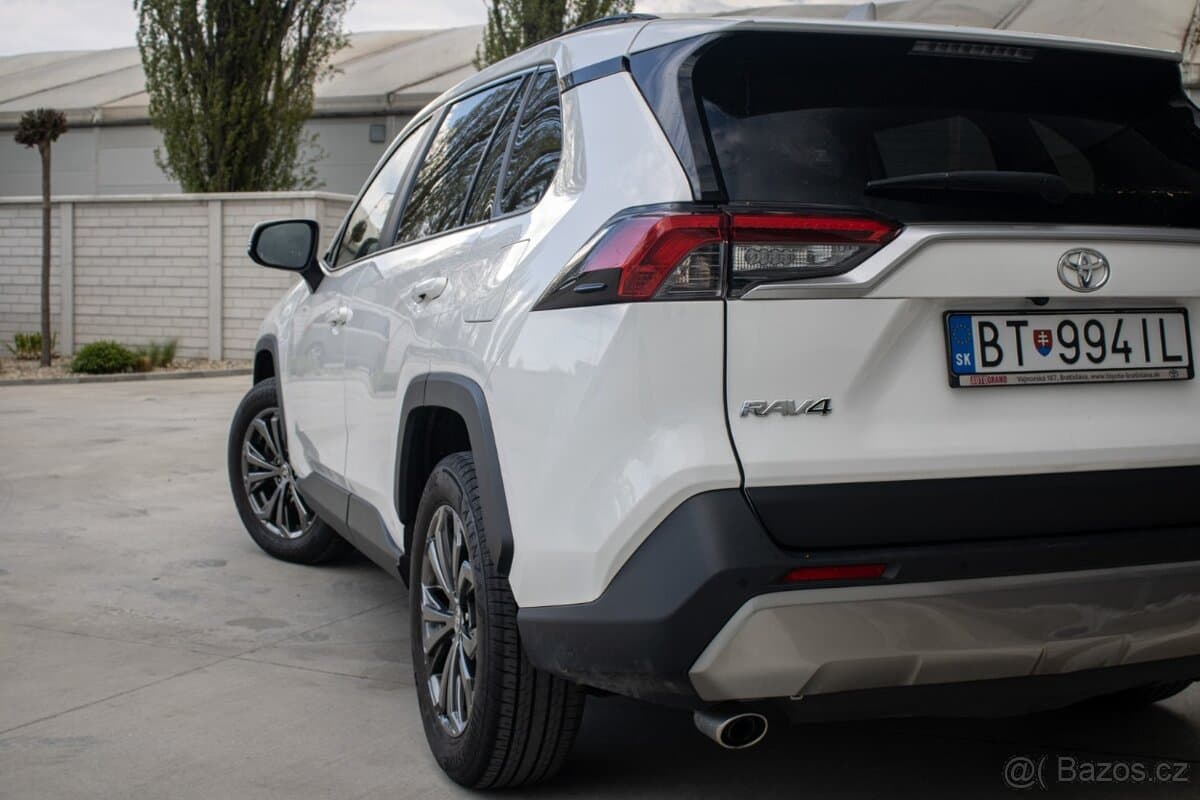 2023 Toyota RAV4 - 8