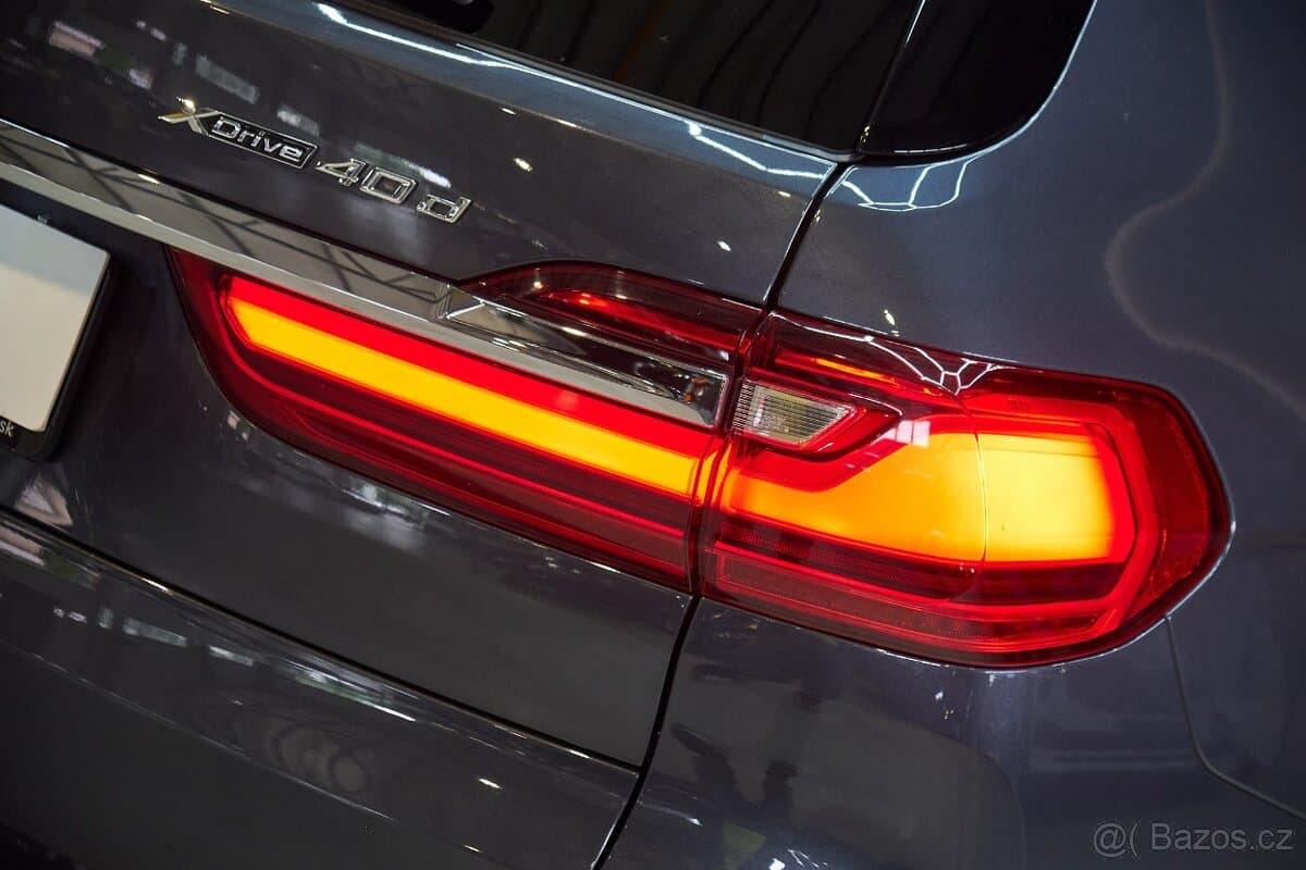 2021 BMW X7 - 8