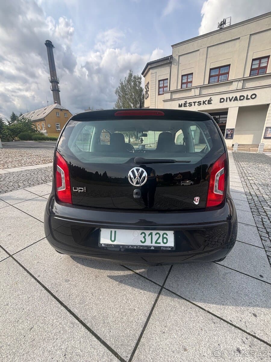 Volkswagen UP! - 8