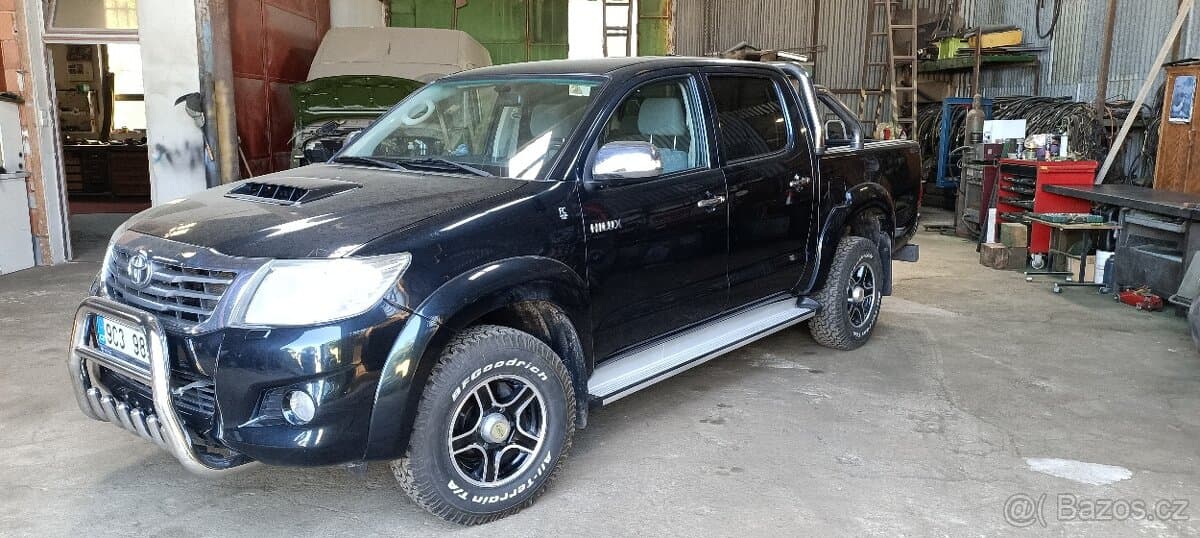 2013 Toyota HILUX - 8