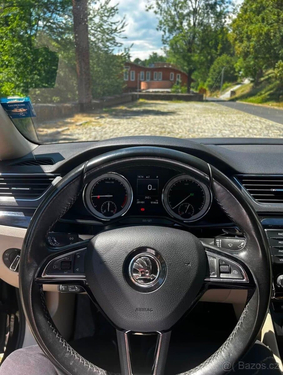 2016 Škoda SUPERB - 8