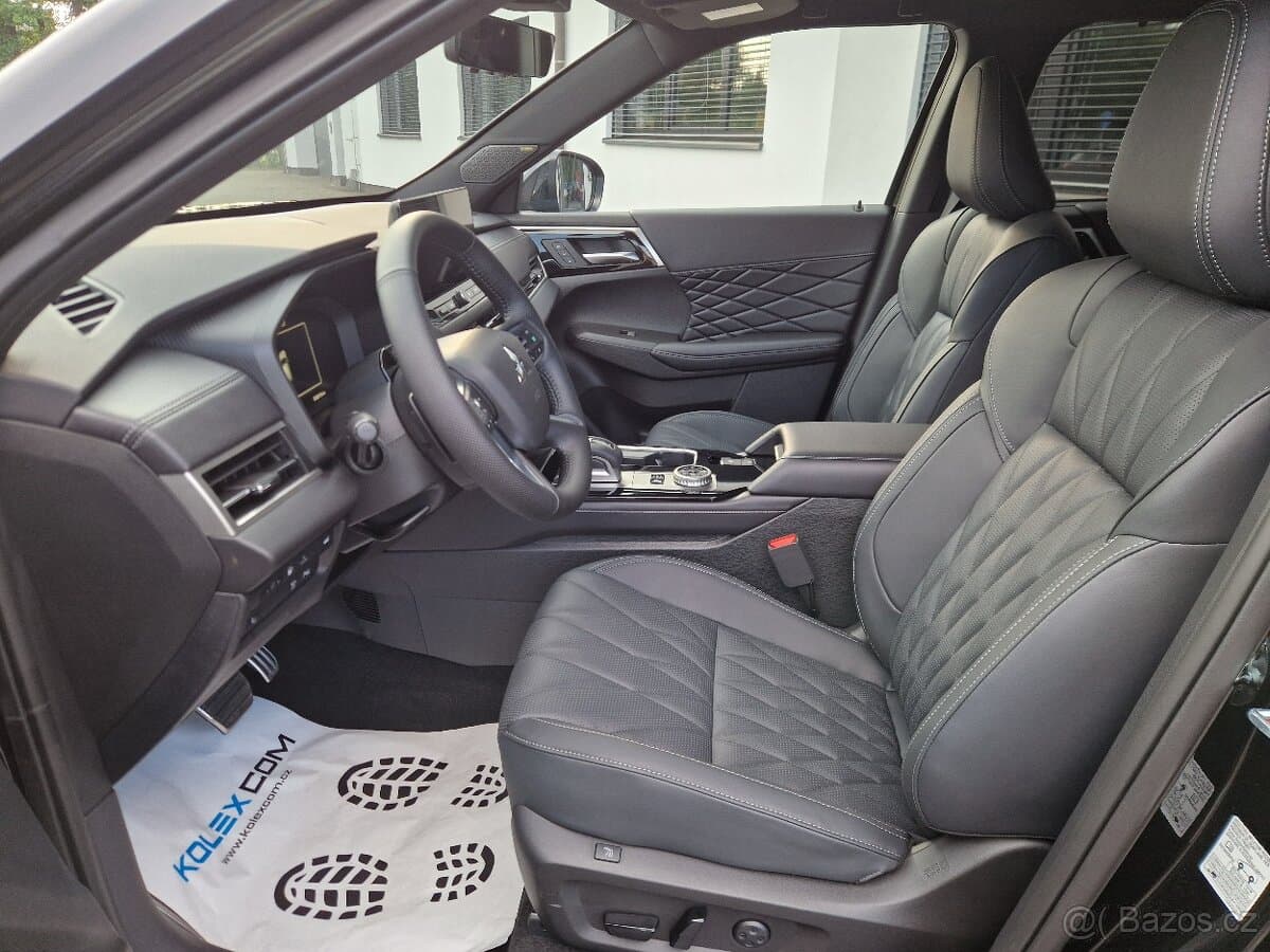 2026 Mitsubishi OUTLANDER - 8