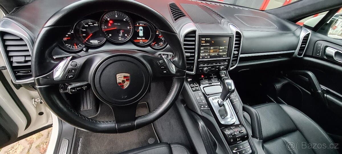 2011 Porsche CAYENNE - 8