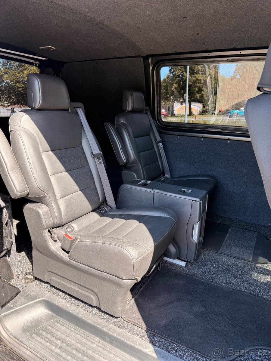 2011 Volkswagen TRANSPORTER - 8